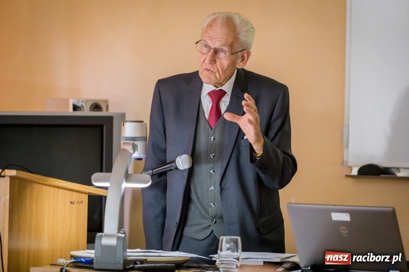 Zdjęcie w galerii na portalu naszraciborz.pl: Konferencja naukowa na 70-lecie kształcenia nauczycieli w murach raciborskiej Uczelni wiadomości z regionu