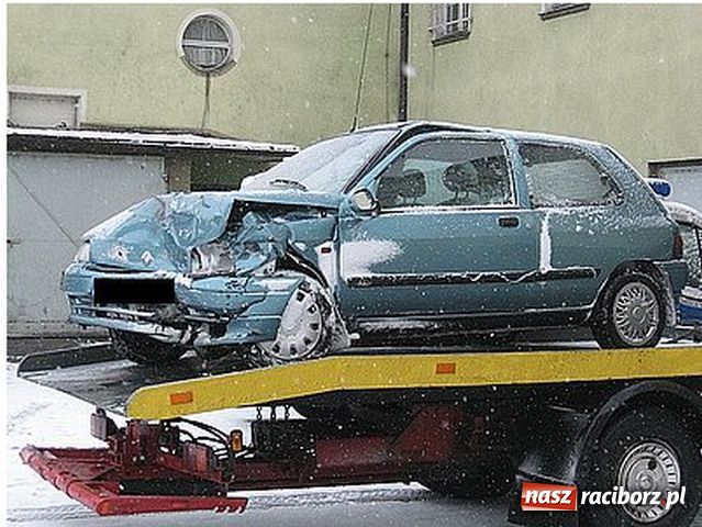 Zdjęcie w galerii na portalu naszraciborz.pl: Kolizja w Kornicy, wypadek w Cyprzanowie wiadomości z regionu