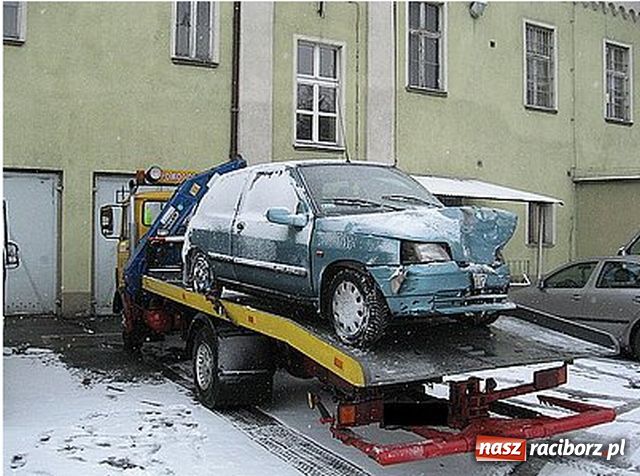 Zdjęcie w galerii na portalu naszraciborz.pl: Kolizja w Kornicy, wypadek w Cyprzanowie wiadomości z regionu