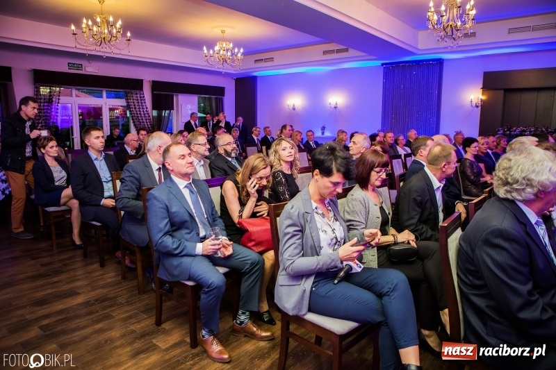 Zdjęcie w galerii na portalu naszraciborz.pl: Wręczono Filary Ziemi Raciborskiej. Gala w hotelu Racibor wiadomości z regionu
