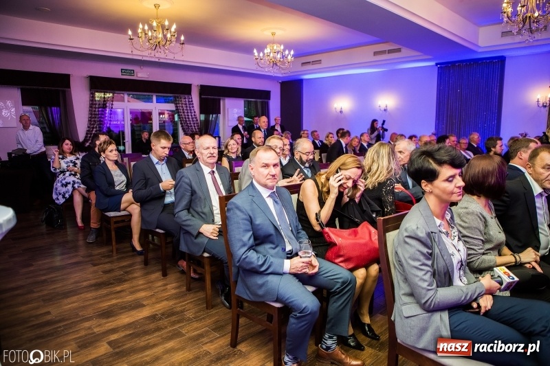 Zdjęcie w galerii na portalu naszraciborz.pl: Wręczono Filary Ziemi Raciborskiej. Gala w hotelu Racibor wiadomości z regionu