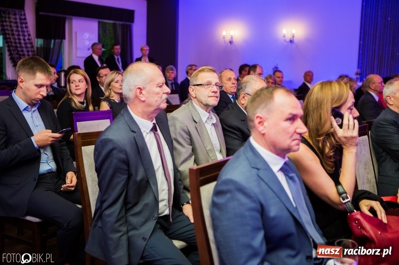 Zdjęcie w galerii na portalu naszraciborz.pl: Wręczono Filary Ziemi Raciborskiej. Gala w hotelu Racibor wiadomości z regionu