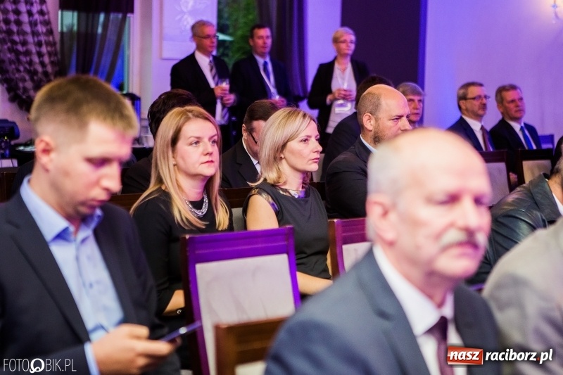 Zdjęcie w galerii na portalu naszraciborz.pl: Wręczono Filary Ziemi Raciborskiej. Gala w hotelu Racibor wiadomości z regionu