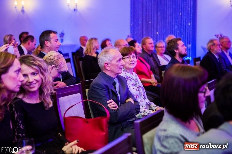 Zdjęcie w galerii na portalu naszraciborz.pl: Wręczono Filary Ziemi Raciborskiej. Gala w hotelu Racibor wiadomości z regionu