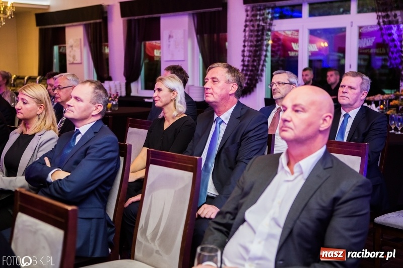Zdjęcie w galerii na portalu naszraciborz.pl: Wręczono Filary Ziemi Raciborskiej. Gala w hotelu Racibor wiadomości z regionu