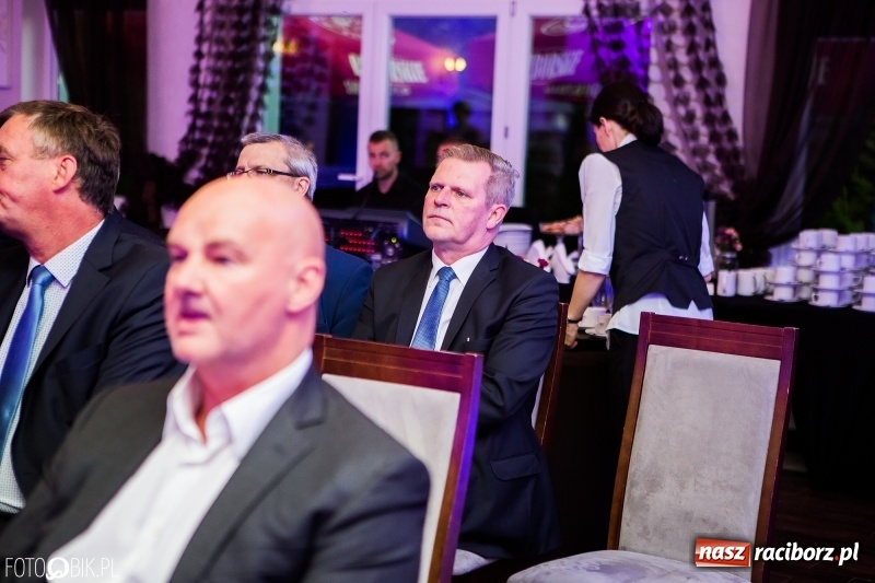 Zdjęcie w galerii na portalu naszraciborz.pl: Wręczono Filary Ziemi Raciborskiej. Gala w hotelu Racibor wiadomości z regionu