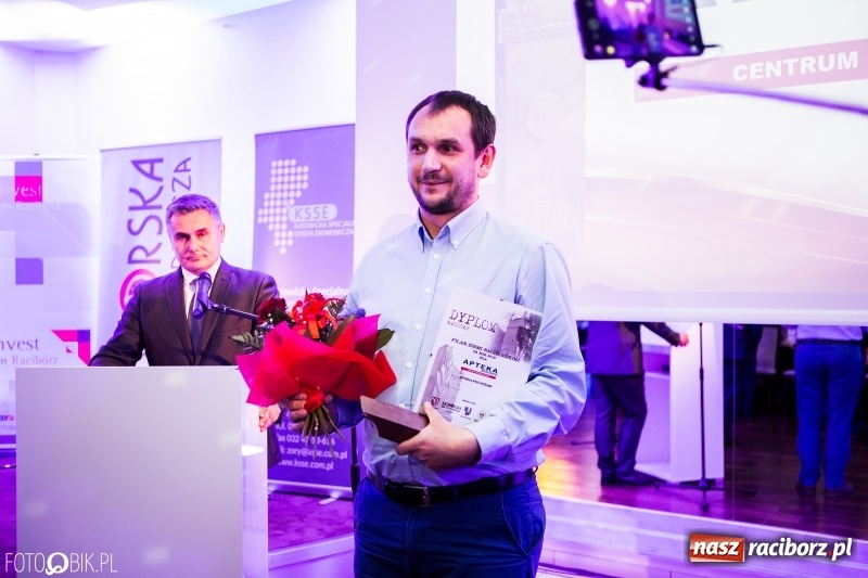 Zdjęcie w galerii na portalu naszraciborz.pl: Wręczono Filary Ziemi Raciborskiej. Gala w hotelu Racibor wiadomości z regionu