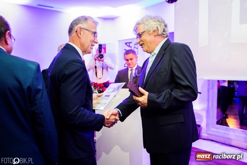 Zdjęcie w galerii na portalu naszraciborz.pl: Wręczono Filary Ziemi Raciborskiej. Gala w hotelu Racibor wiadomości z regionu