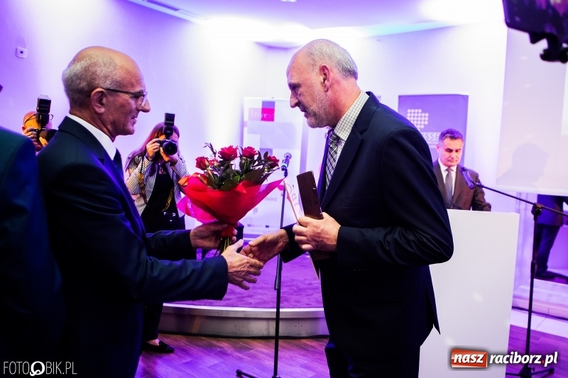 Zdjęcie w galerii na portalu naszraciborz.pl: Wręczono Filary Ziemi Raciborskiej. Gala w hotelu Racibor wiadomości z regionu