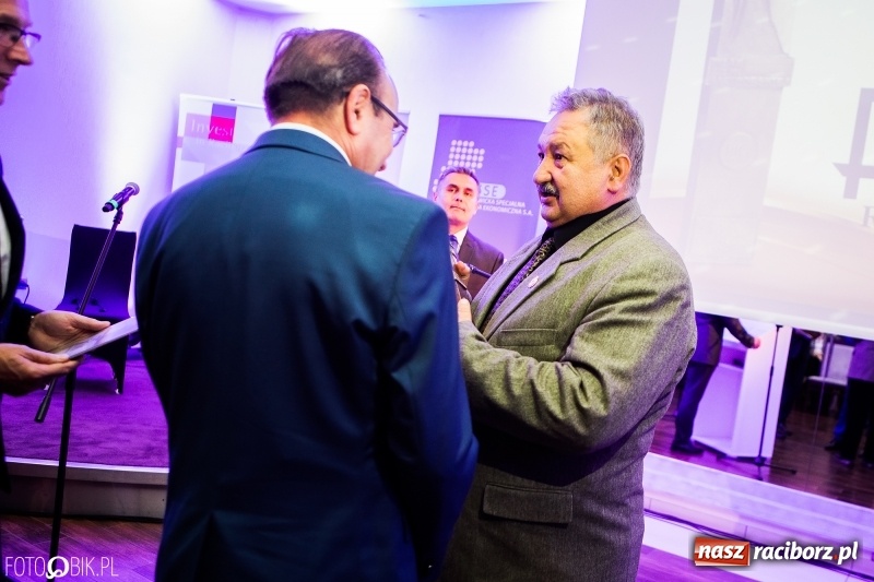 Zdjęcie w galerii na portalu naszraciborz.pl: Wręczono Filary Ziemi Raciborskiej. Gala w hotelu Racibor wiadomości z regionu