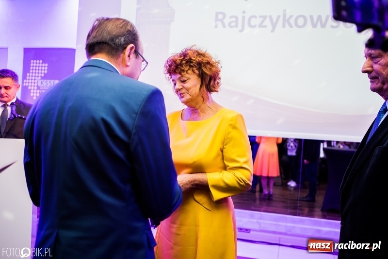 Zdjęcie w galerii na portalu naszraciborz.pl: Wręczono Filary Ziemi Raciborskiej. Gala w hotelu Racibor wiadomości z regionu