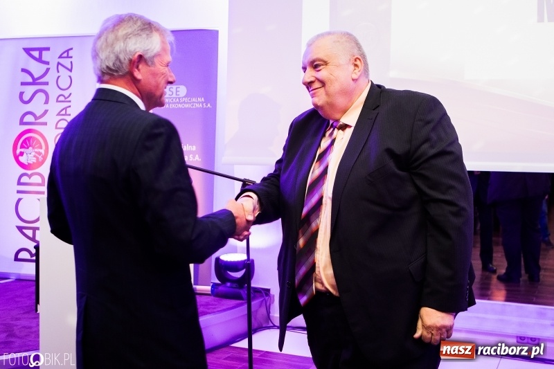 Zdjęcie w galerii na portalu naszraciborz.pl: Wręczono Filary Ziemi Raciborskiej. Gala w hotelu Racibor wiadomości z regionu