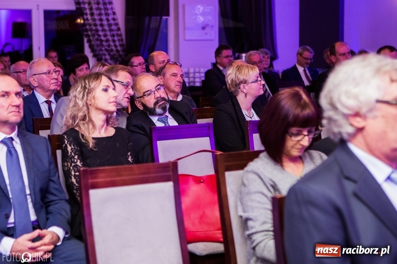 Zdjęcie w galerii na portalu naszraciborz.pl: Wręczono Filary Ziemi Raciborskiej. Gala w hotelu Racibor wiadomości z regionu
