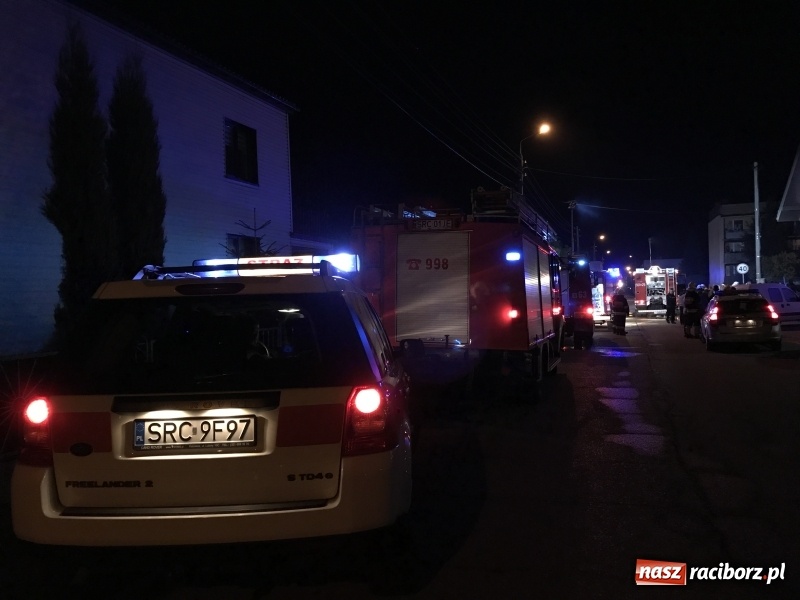 Zdjęcie w galerii na portalu naszraciborz.pl: Pożar w mieszkaniu w bloku przy ulicy Poprzecznej w Krzyżanowicach FOTO i WIDEO wiadomości z regionu
