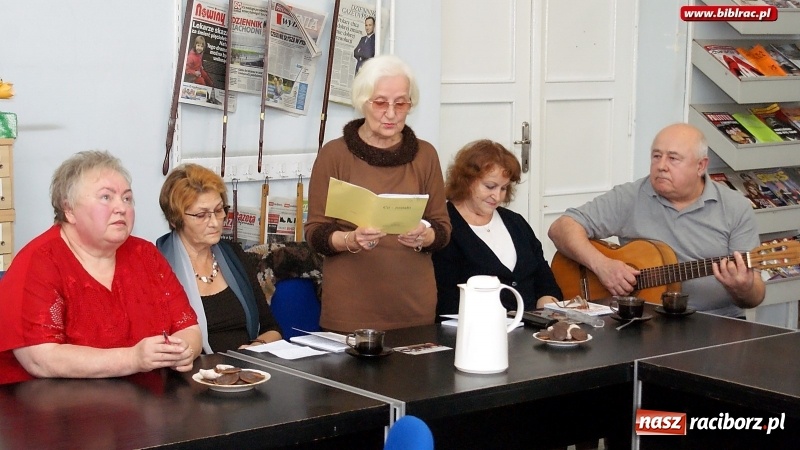 Zdjęcie w galerii na portalu naszraciborz.pl: Oratorium na dotyk – wieczór autorski raciborskich poetek w bibliotece wiadomości z regionu