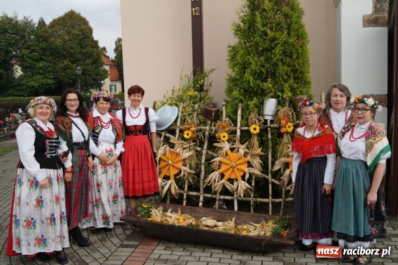 Zdjęcie w galerii na portalu naszraciborz.pl: Parafia Nędza dziękowała za plony wiadomości z regionu