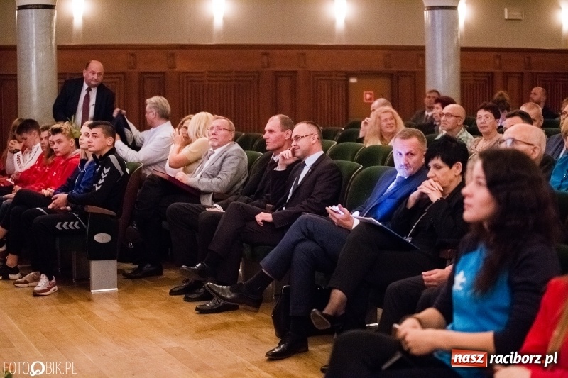 Zdjęcie w galerii na portalu naszraciborz.pl: 40 lat raciborskiej Szkoły Mistrzostwa Sportowego w telewizyjnym skrócie wiadomości z regionu