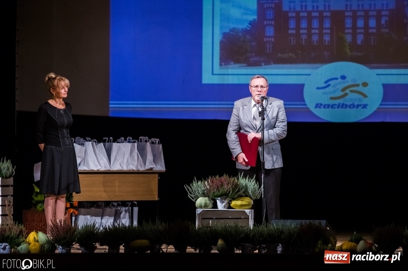 Zdjęcie w galerii na portalu naszraciborz.pl: 40 lat raciborskiej Szkoły Mistrzostwa Sportowego w telewizyjnym skrócie wiadomości z regionu