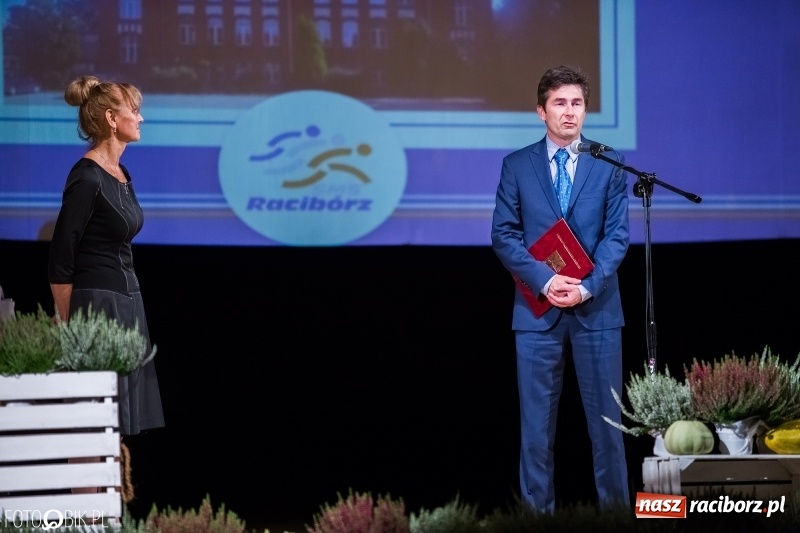 Zdjęcie w galerii na portalu naszraciborz.pl: 40 lat raciborskiej Szkoły Mistrzostwa Sportowego w telewizyjnym skrócie wiadomości z regionu