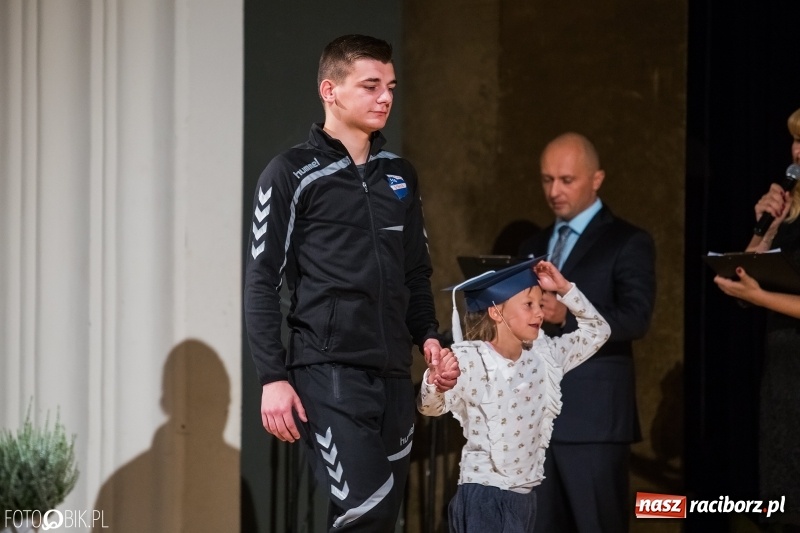 Zdjęcie w galerii na portalu naszraciborz.pl: 40 lat raciborskiej Szkoły Mistrzostwa Sportowego w telewizyjnym skrócie wiadomości z regionu