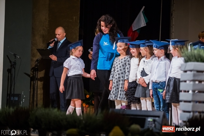 Zdjęcie w galerii na portalu naszraciborz.pl: 40 lat raciborskiej Szkoły Mistrzostwa Sportowego w telewizyjnym skrócie wiadomości z regionu