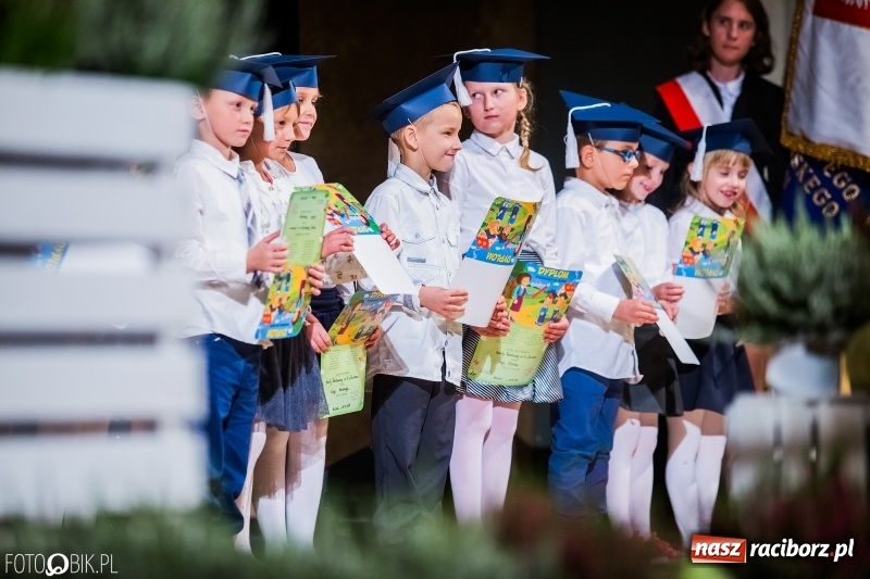 Zdjęcie w galerii na portalu naszraciborz.pl: 40 lat raciborskiej Szkoły Mistrzostwa Sportowego w telewizyjnym skrócie wiadomości z regionu