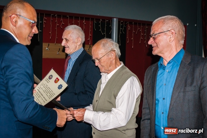Zdjęcie w galerii na portalu naszraciborz.pl: 25-lecie raciborskiego koła Stowarzyszenia Emerytów i Rencistów Policyjnych wiadomości z regionu