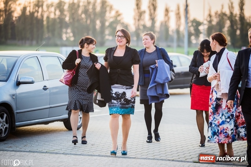 Zdjęcie w galerii na portalu naszraciborz.pl: ZSOMS bawi się w Zakrzowie. Zobacz, kto przyszedł na jubileuszowy bal  wiadomości z regionu