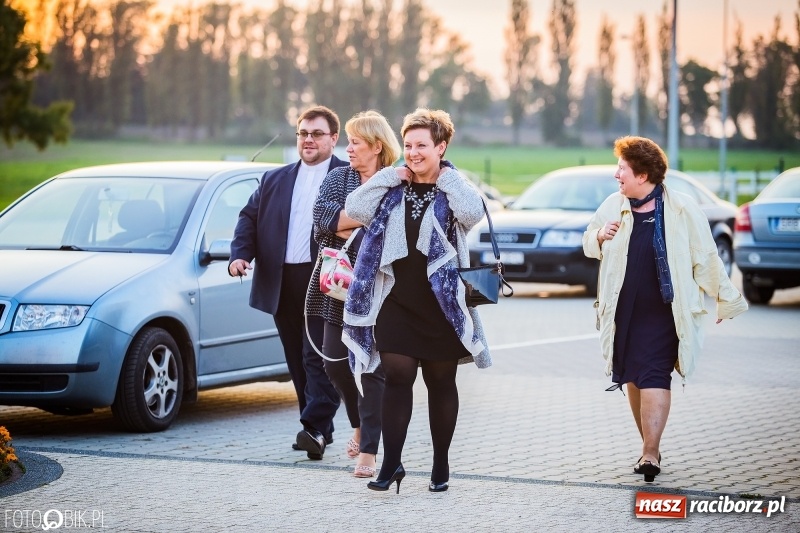 Zdjęcie w galerii na portalu naszraciborz.pl: ZSOMS bawi się w Zakrzowie. Zobacz, kto przyszedł na jubileuszowy bal  wiadomości z regionu
