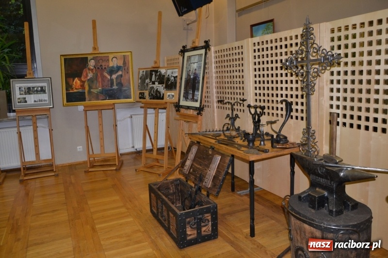 Zdjęcie w galerii na portalu naszraciborz.pl: Jan i Robert Sochowie z Nagrodą Wójta Krzyżanowic wiadomości z regionu