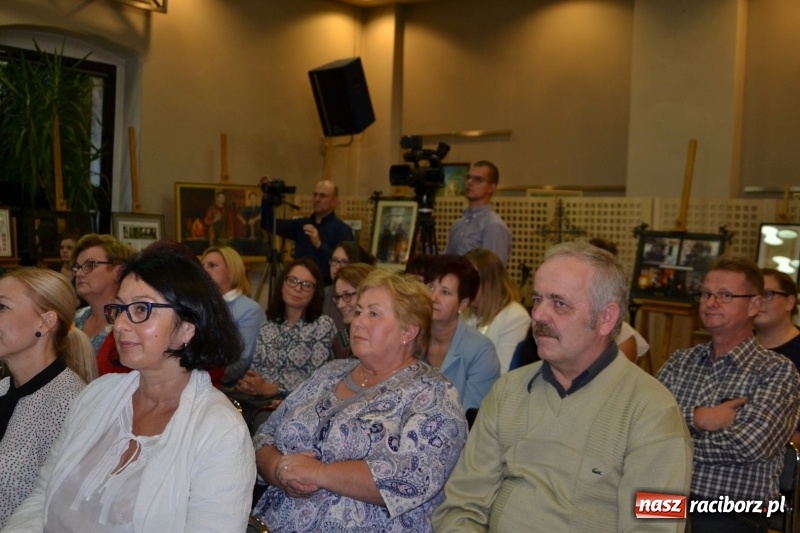 Zdjęcie w galerii na portalu naszraciborz.pl: Jan i Robert Sochowie z Nagrodą Wójta Krzyżanowic wiadomości z regionu