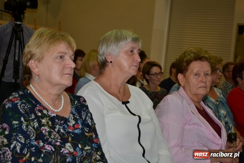 Zdjęcie w galerii na portalu naszraciborz.pl: Jan i Robert Sochowie z Nagrodą Wójta Krzyżanowic wiadomości z regionu