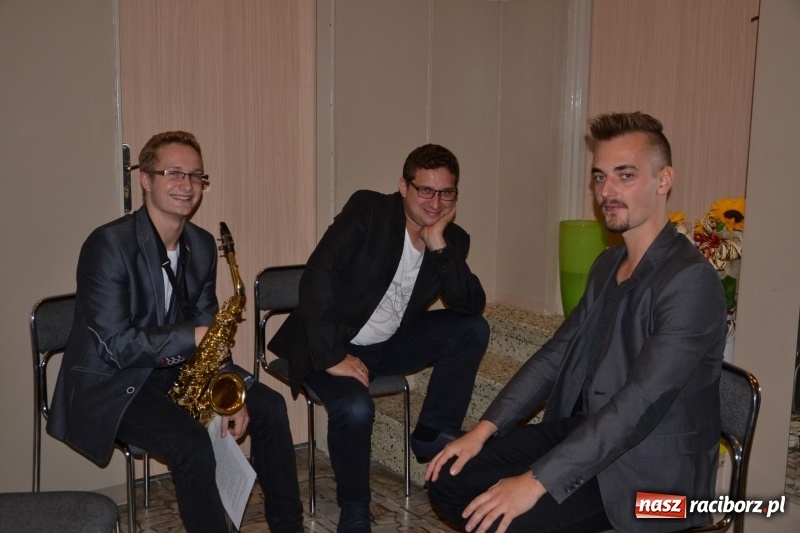 Zdjęcie w galerii na portalu naszraciborz.pl: Jan i Robert Sochowie z Nagrodą Wójta Krzyżanowic wiadomości z regionu