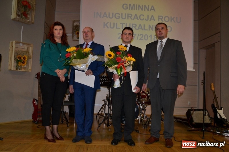 Zdjęcie w galerii na portalu naszraciborz.pl: Jan i Robert Sochowie z Nagrodą Wójta Krzyżanowic wiadomości z regionu