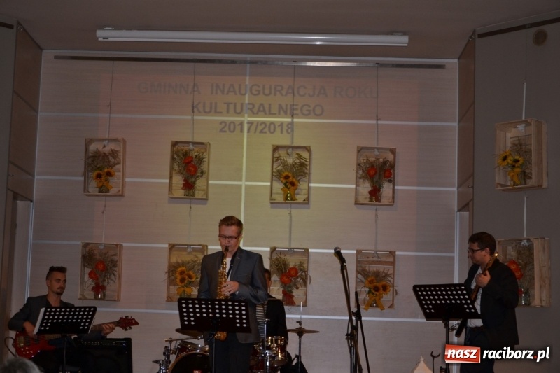 Zdjęcie w galerii na portalu naszraciborz.pl: Jan i Robert Sochowie z Nagrodą Wójta Krzyżanowic wiadomości z regionu