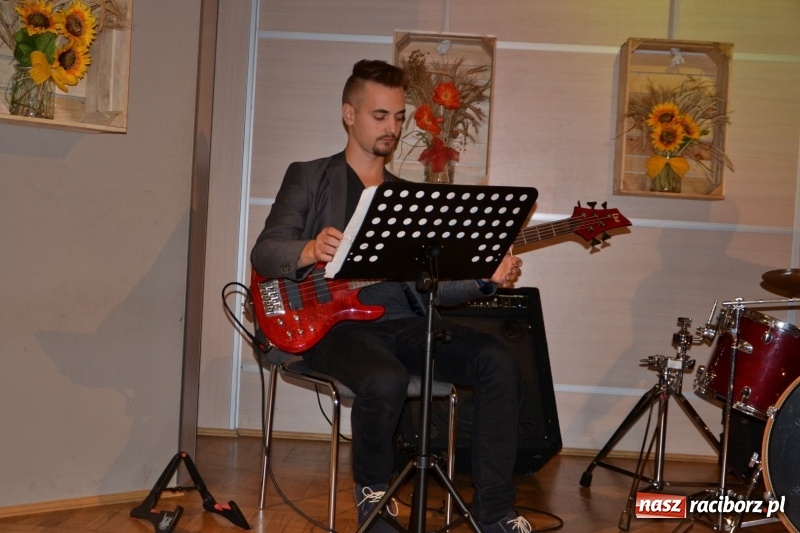 Zdjęcie w galerii na portalu naszraciborz.pl: Jan i Robert Sochowie z Nagrodą Wójta Krzyżanowic wiadomości z regionu