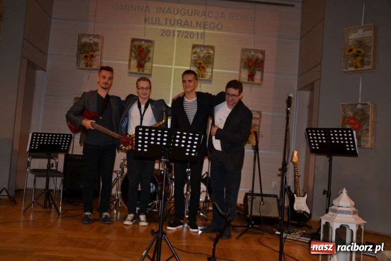 Zdjęcie w galerii na portalu naszraciborz.pl: Jan i Robert Sochowie z Nagrodą Wójta Krzyżanowic wiadomości z regionu