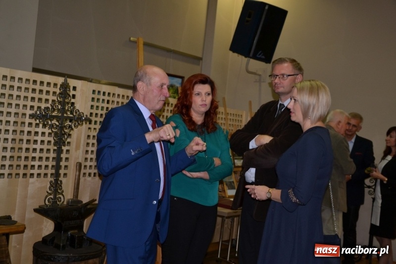 Zdjęcie w galerii na portalu naszraciborz.pl: Jan i Robert Sochowie z Nagrodą Wójta Krzyżanowic wiadomości z regionu