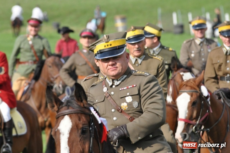 Zdjęcie w galerii na portalu naszraciborz.pl: Hubertus 2017. Adrian Krzemień złapał lisią kitę  wiadomości z regionu