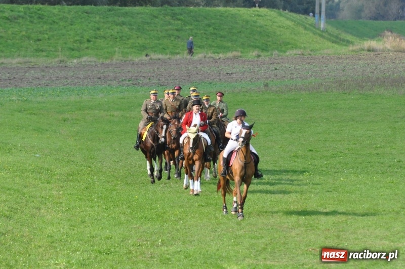 Zdjęcie w galerii na portalu naszraciborz.pl: Hubertus 2017. Adrian Krzemień złapał lisią kitę  wiadomości z regionu