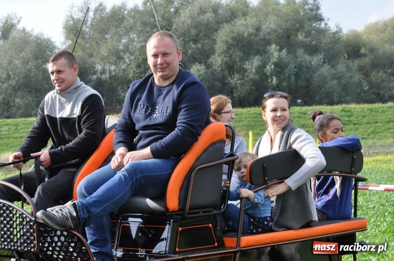 Zdjęcie w galerii na portalu naszraciborz.pl: Hubertus 2017. Adrian Krzemień złapał lisią kitę  wiadomości z regionu
