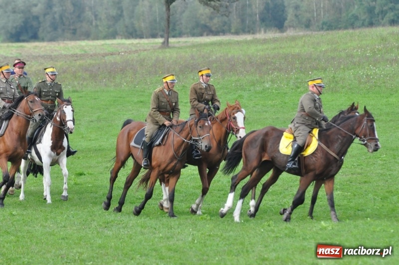 Zdjęcie w galerii na portalu naszraciborz.pl: Hubertus 2017. Adrian Krzemień złapał lisią kitę  wiadomości z regionu