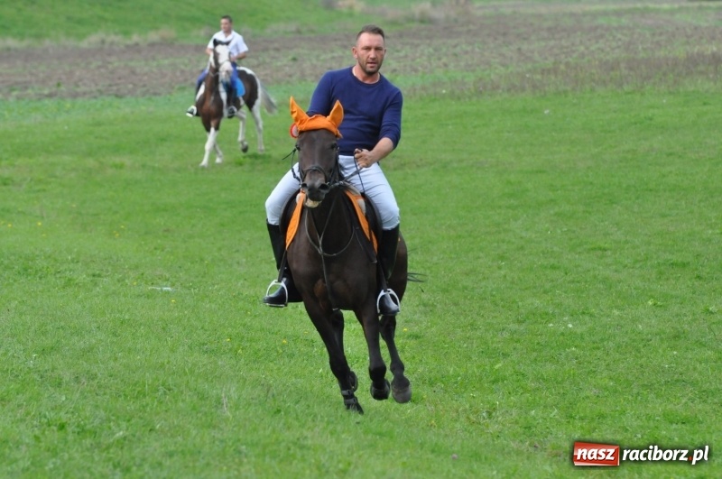 Zdjęcie w galerii na portalu naszraciborz.pl: Hubertus 2017. Adrian Krzemień złapał lisią kitę  wiadomości z regionu