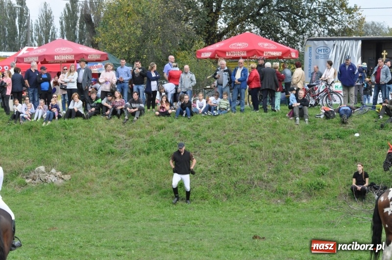 Zdjęcie w galerii na portalu naszraciborz.pl: Hubertus 2017. Adrian Krzemień złapał lisią kitę  wiadomości z regionu
