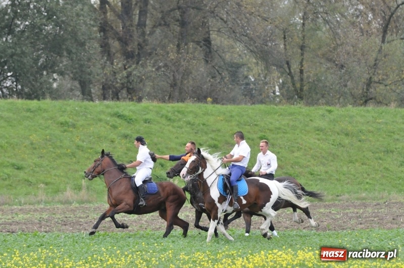 Zdjęcie w galerii na portalu naszraciborz.pl: Hubertus 2017. Adrian Krzemień złapał lisią kitę  wiadomości z regionu