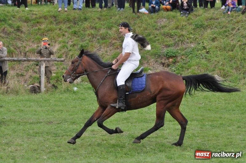 Zdjęcie w galerii na portalu naszraciborz.pl: Hubertus 2017. Adrian Krzemień złapał lisią kitę  wiadomości z regionu