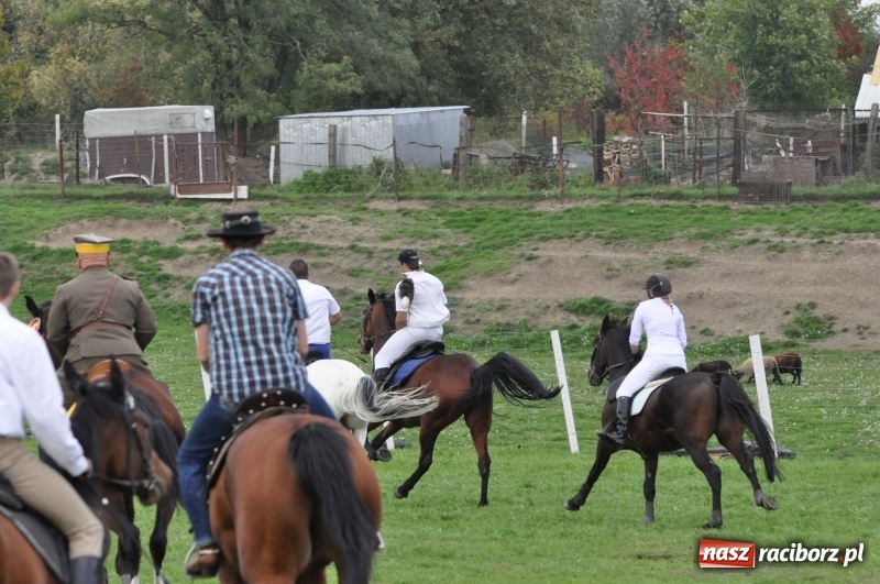 Zdjęcie w galerii na portalu naszraciborz.pl: Hubertus 2017. Adrian Krzemień złapał lisią kitę  wiadomości z regionu