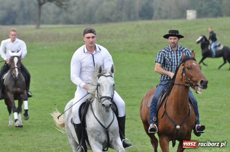 Zdjęcie w galerii na portalu naszraciborz.pl: Hubertus 2017. Adrian Krzemień złapał lisią kitę  wiadomości z regionu