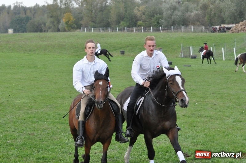 Zdjęcie w galerii na portalu naszraciborz.pl: Hubertus 2017. Adrian Krzemień złapał lisią kitę  wiadomości z regionu