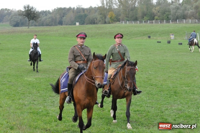 Zdjęcie w galerii na portalu naszraciborz.pl: Hubertus 2017. Adrian Krzemień złapał lisią kitę  wiadomości z regionu